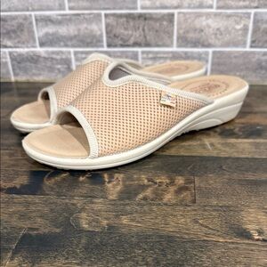 Fly Flot Tan Sandals Size 7.5 (EU 38)